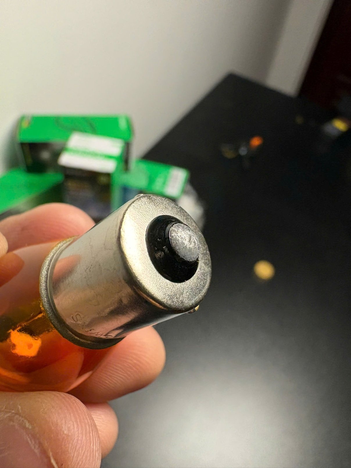 D:\ảnh sản phẩm\đèn halogen\S25\S25 BAU15S 12V\S25BAU15S12V ĐỎ (1).jpg